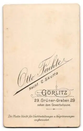 Fotografie Otto Fachte, Görlitz, Grüner Graben 29, Jüngling im Dreiteiler mit Uhrenkette