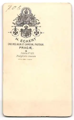 Fotografie H. Eckert, Prag, Bürgerlicher mit Zwirbelschnauzer und Geheimratsecken