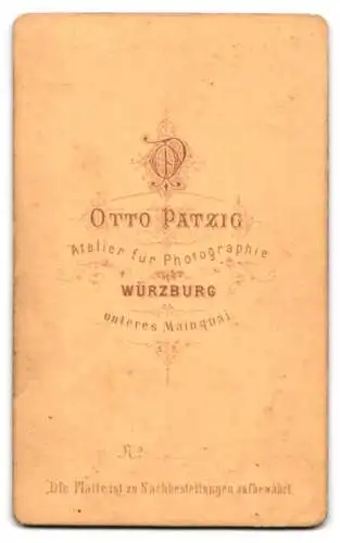 Fotografie Otto Patzig, Würzburg, Unteres Mainquai, Bürgerlicher Herr mit tiefliegenden Augen und stattlichem Bart