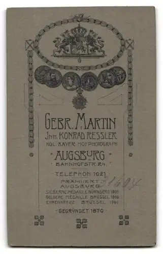 Fotografie Gebr. Martin, Augsburg, Bahnhofstr. 24, Bürgerliche Dame mit hochgestecktem Haar und Brille