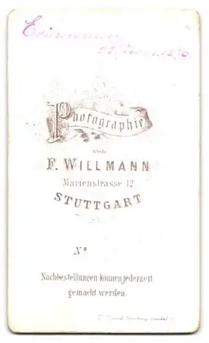 Fotografie F. Willmann, Stuttgart, Marienstr. 12, Bürgerlicher Knabe mit geschlossenem Sakko und gestreifter Krawatte