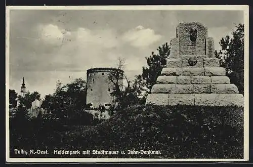 AK Tulln, Heldenpark mit Stadtmauer und Jahn-Denkmal