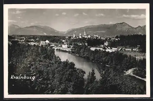 AK Krainburg, Ortsansicht gegen die Berge aus der Ferne