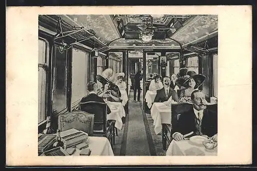 AK Gäste im Speisewagen einer Eisenbahn