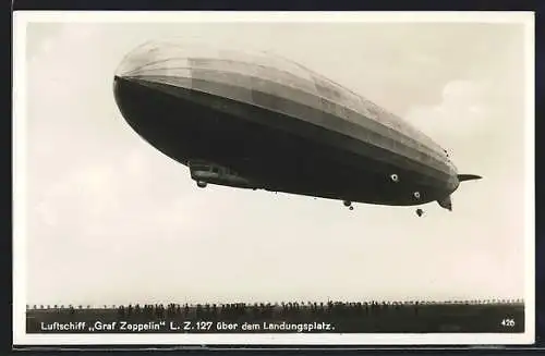 AK Luftschiff Graf Zeppelin LZ 127 über dem Landungsplatz