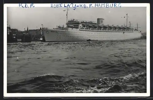 AK Hamburg, KdF-Schiff Robert Ley im Hafen