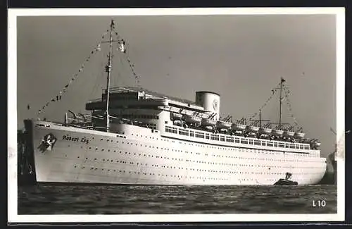 AK KdF-Schiff Robert Ley im Hafen