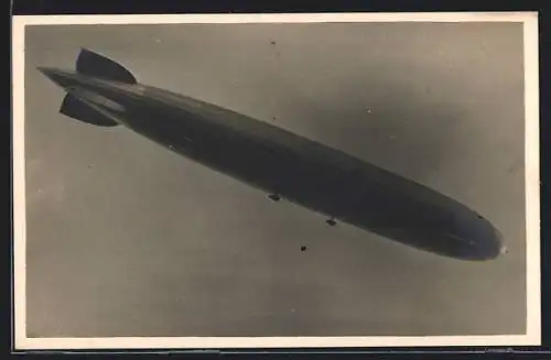 Foto-AK LZ 127 Graf Zeppelin in der Luft