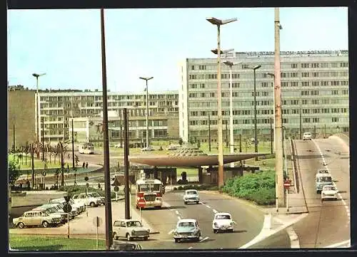 AK Halle /Saale, Ernst-Thälmann-Platz mit Hochstrasse