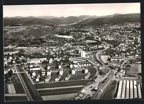 AK Lahr /Schwarzwald, Gesamtansicht gegen die Berge