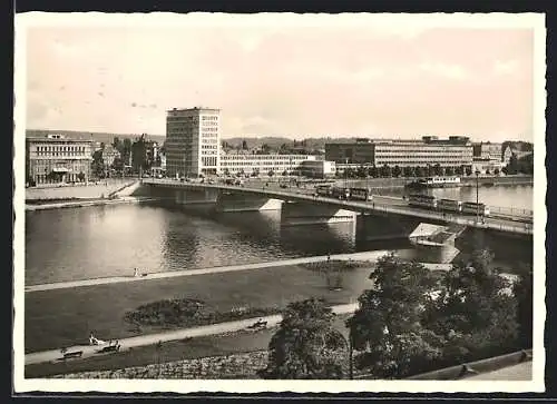 AK Frankfurt a. Main, Friedensbrücke und AEG-Hochhaus