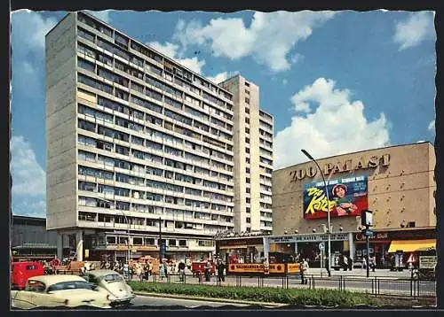 AK Berlin-Charlottenburg, Strassenpartie am Kino Zoo Palast, Wirtschaftswunder-colorit