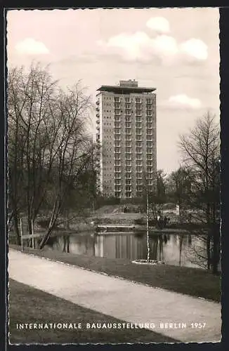 AK Berlin, Internationale Bauausstellung 1957, 17-geschossiges Appartementhaus