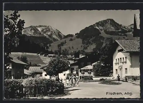 AK Fischen /Allg., Strassenpartie mit Café Peter Klaus