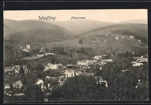 AK Weidling, Gesamtansicht mit der Kirche in der Hügellandschaft