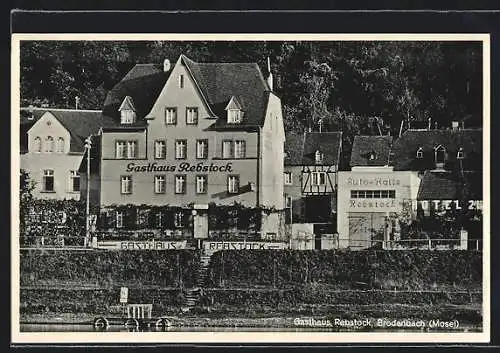 AK Brodenbach /Mosel, Das Gasthaus Rebstock neben der Auto-Halle