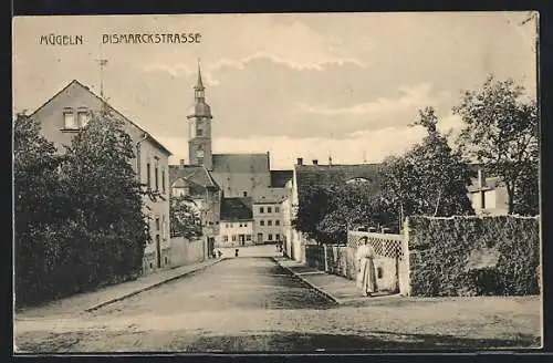 AK Mügeln / Sachsen, Bismarckstrasse mit Blick zur Kirche