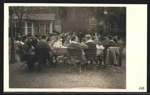 Foto-AK Wiesbaden, Im Garten-Restaurant Nerotal 1925