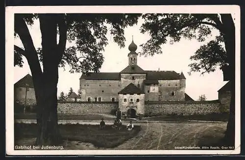 AK Fohnsdorf, Schloss Gabelhofen, Kinder vor dem Tor