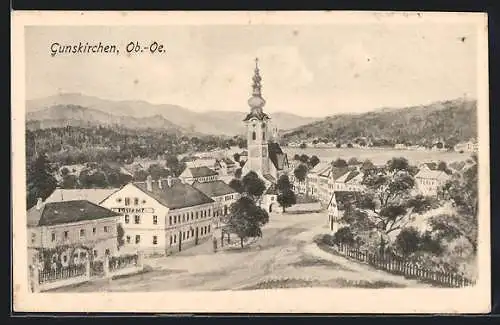 AK Gunskirchen, Ortsansicht mit Kirche und Postamt