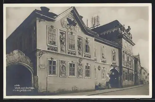 AK Melk a. d. Donau, Postgebäude mit Strasse