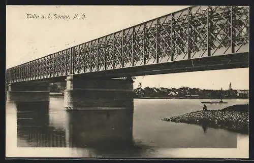 AK Tulln a. d. Donau, Brücke vor dem Ort