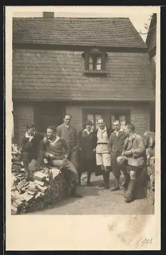 Foto-AK Weisel /Rhein, Blücherheim, Männer an der Grube Kreuzberg 1931