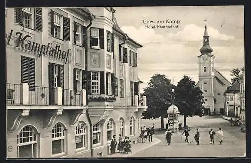 AK Gars am Kamp, Belebte Szene am Hotel Kamptalhof