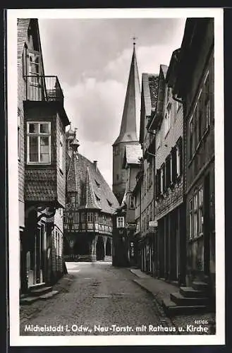 AK Michelstadt i. Odw., Neu-Torstrasse mit Rathaus und Kirche