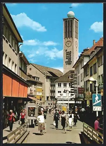 AK Solingen, Strassenpartie mit Geschäften und Blick zur Kirche