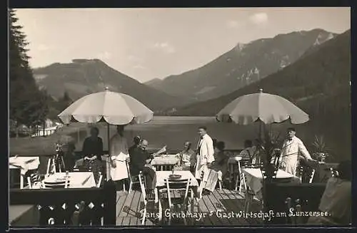 AK Lunz am See, Seeterrasse der Gastwirtschaft Hans Grubmayer mit Panoramablick