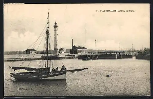 AK Ouistreham, Entrée du Canal, Leuchtturm und Dampfer