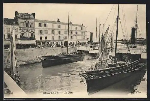 AK Honfleur, Le Port, Hotel du Cheval Blanc