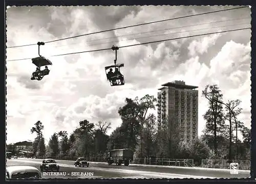 AK Berlin-Tiergarten, Interbau-Seilbahn vor dem Hochhaus im Hansaviertel