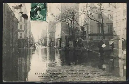 AK Levallois-Perret, Crue de la Seine Janvier 1910, Rue des Freres Herbert, Place de l`Eglise