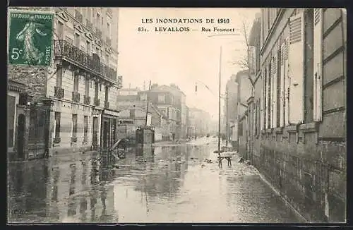 AK Levallois, Les Inondations de 1910, Rue Fromont, Hochwasser