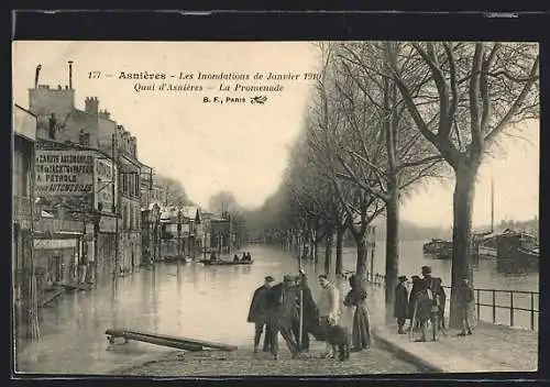 AK Asnières, Crue de la Seine 1910, Quai d`Asnières, La Promenade