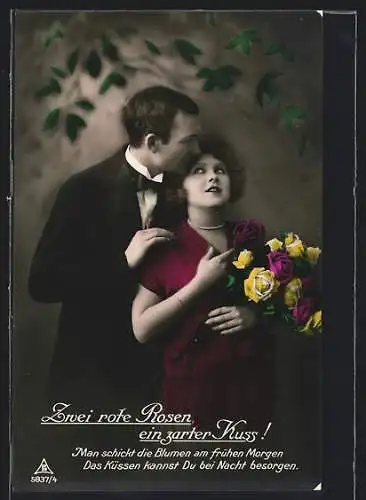 Foto-AK Photochemie Berlin Nr. 5837 /4: Junger Mann mit seiner Liebsten und einem Rosenstrauss im Arm
