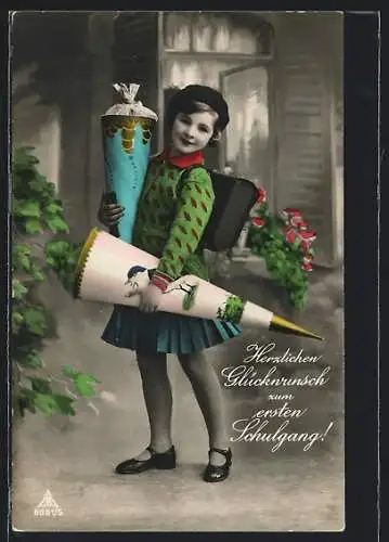 Foto-AK Photochemie Berlin Nr. 6861 /5: Junges Mädchen im grünen Kleid mit zwei Schultüten