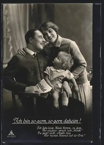 Foto-AK Photochemie Berlin Nr. 6028 /6: Glückliches Paar hält ihr Kind im Arm