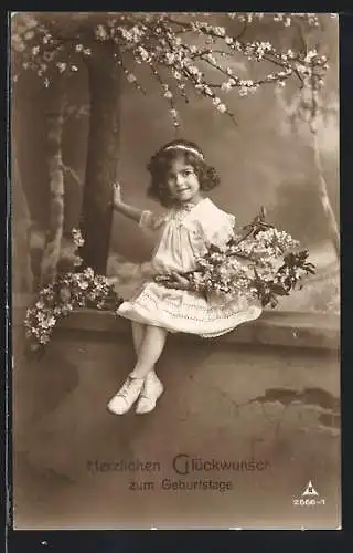 Foto-AK Photochemie Berlin Nr. 2666-1: Kleines niedliches Mädchen im weissen Kleid mit Kirschblütenzweig