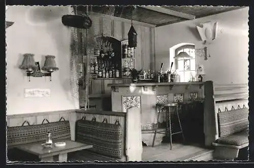 AK Obertrum b. Salzburg, Innenansicht des Gasthofs Neumayr