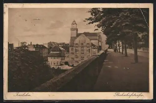 AK Iserlohn, Bahnhofstrasse mit Stadtblick