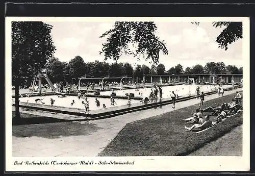 AK Bad Rothenfelde, Sole-Schwimmbad mit Badegästen