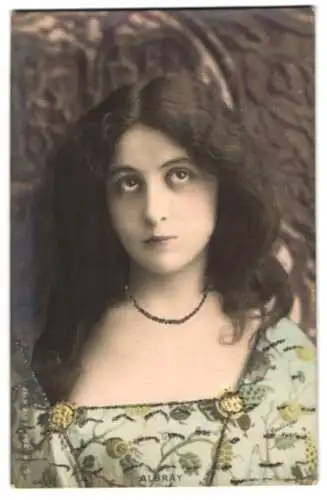 Foto-AK Atelier Reutlinger, Paris, Portrait Schauspielerin Albray schaut nach oben