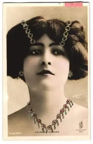Foto-AK Atelier Reutlinger, Paris: Colonna Romanoim mit Glitzerperlen-Schmuck