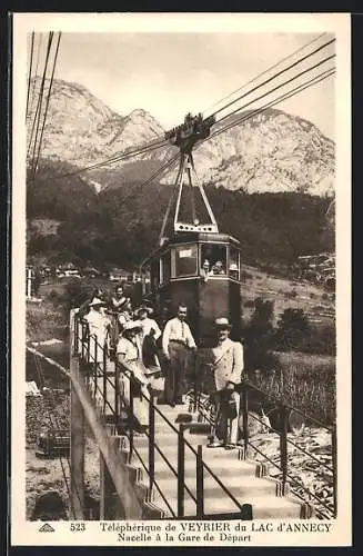 AK Veyrier, Téléphérique de Lac d`Annecy, Nacelle à la Gare de Départ