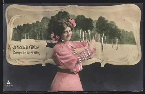 Foto-AK Photochemie Berlin Nr. 4361-4: Junge Frau im rosa Kleid tanzt alleine Walzer vor einem Waldmotiv