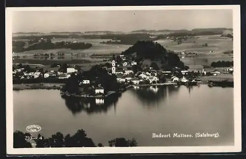 AK Mattsee, Ortsansicht mit See aus der Vogelschau