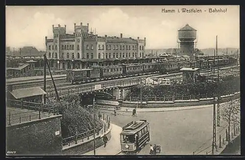 AK Hamm / Westfalen, Bahnhof mit Brücke u. Strassenbahn